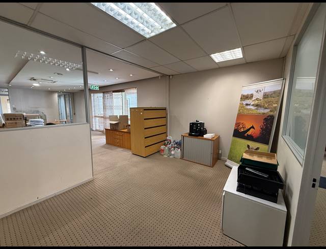 381M² OFFICE TO LET IN KILLARNEY